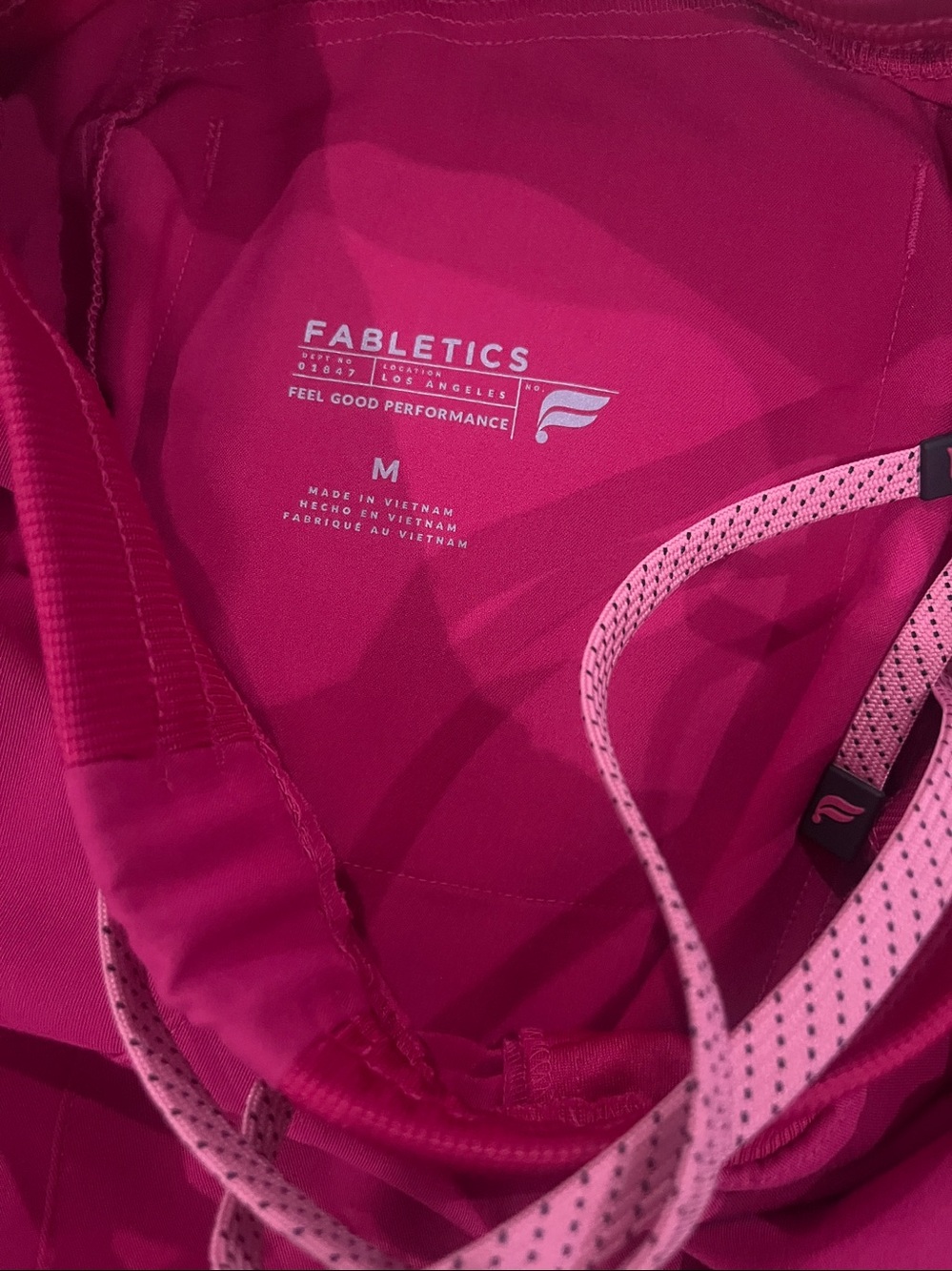 Fabletics Vibrant Pink Performance Scrub Set - Picture 5 of 5
